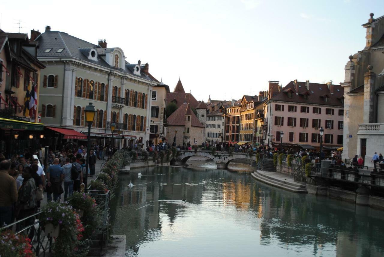 Hibiscus Apartments Annecy Buitenkant foto